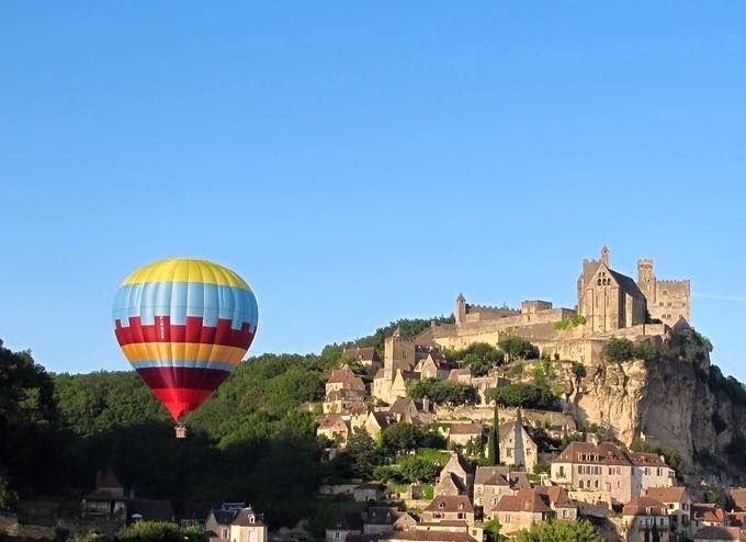 Beynac-et-Cazenac - Et pourquoi pas un petit tour en montgolfière - 